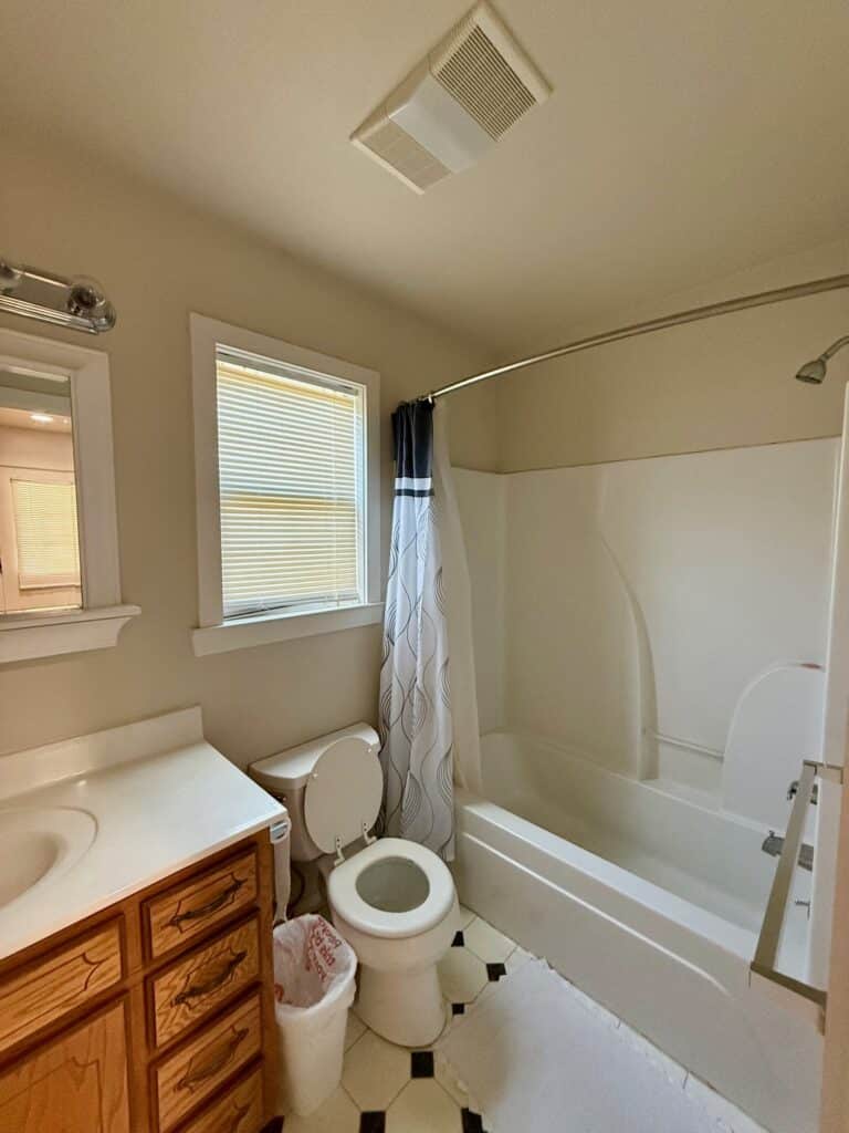 16x36 Guest House Cabin w/ Loft: Used