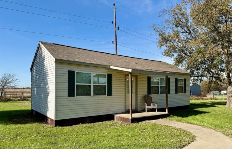 16x36 Guest House Cabin w/ Loft: Used