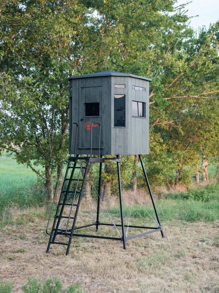 6x6 well built Hunting blind for sale Shootin' House on 8' Tower