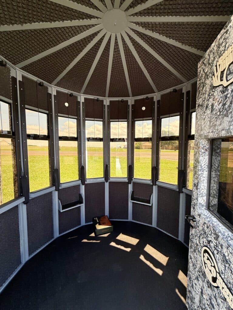 7×7 360 Pro XL Chasing Giants Hunting Blind – Assembled