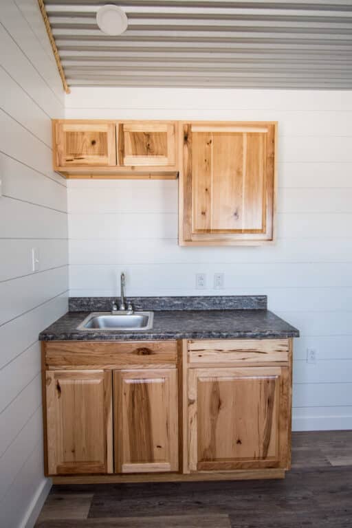 affordable small cabin with spacious kitchen for sale in texas